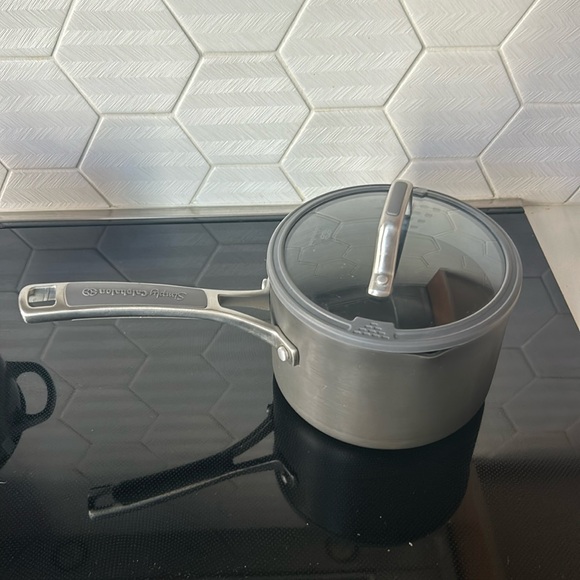 Calphalon Sauce pan - Picture 2 of 6